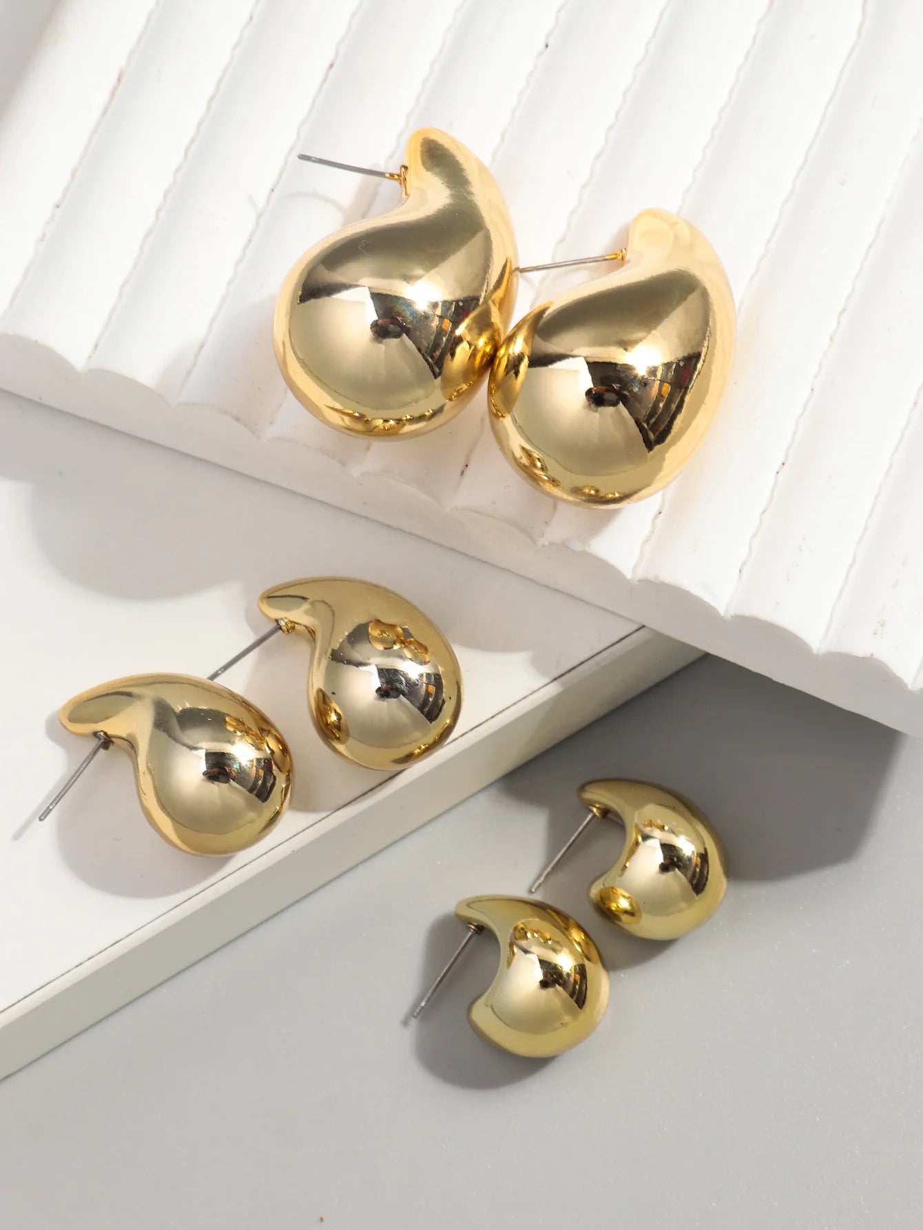 Vintage Gold-Plated Teardrop Earrings & Pendant