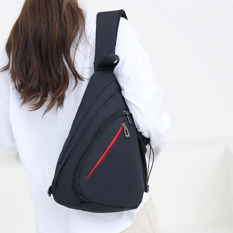 Single-Shoulder Bag with Multiple Internal Zippered Pockets, a Stylish Bowling Bag Design